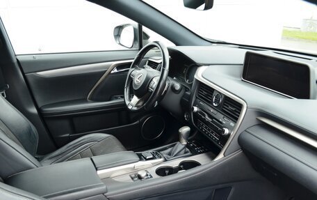 Lexus RX IV рестайлинг, 2017 год, 3 600 000 рублей, 9 фотография