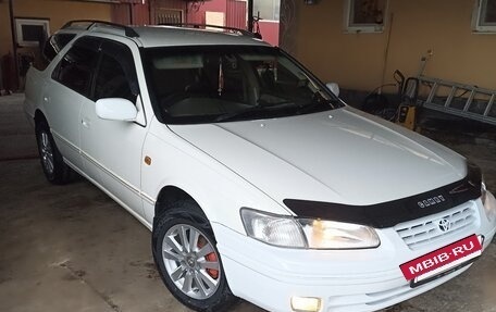Toyota Camry, 1986 год, 620 000 рублей, 4 фотография