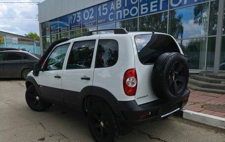 Chevrolet Niva I рестайлинг, 2017 год, 737 564 рублей, 3 фотография