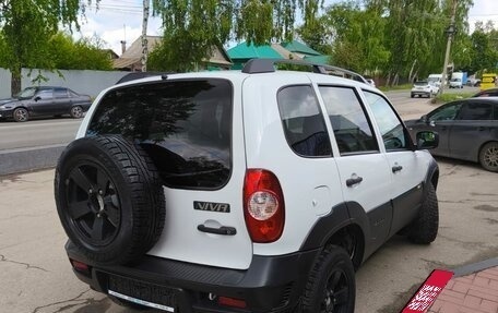 Chevrolet Niva I рестайлинг, 2017 год, 737 564 рублей, 5 фотография