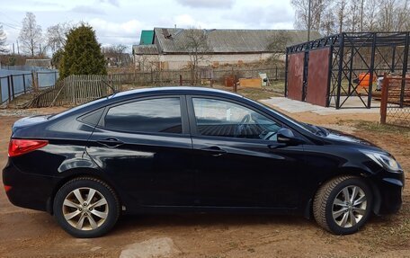 Hyundai Solaris II рестайлинг, 2011 год, 610 000 рублей, 3 фотография