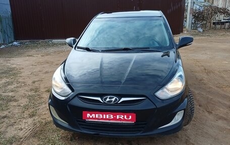 Hyundai Solaris II рестайлинг, 2011 год, 610 000 рублей, 2 фотография