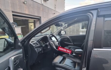 Mitsubishi Pajero Sport III рестайлинг, 2021 год, 3 600 000 рублей, 5 фотография