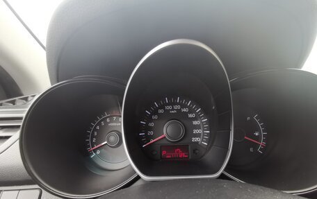 KIA Rio III рестайлинг, 2014 год, 950 000 рублей, 9 фотография