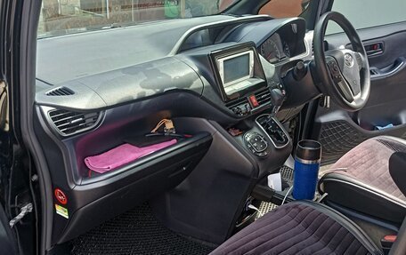 Toyota Voxy III, 2014 год, 1 850 000 рублей, 2 фотография