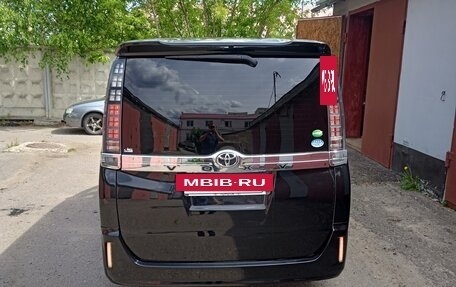 Toyota Voxy III, 2014 год, 1 850 000 рублей, 7 фотография