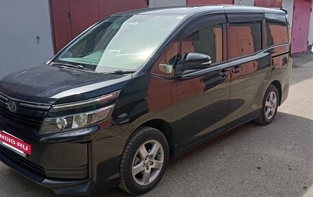 Toyota Voxy III, 2014 год, 1 850 000 рублей, 3 фотография