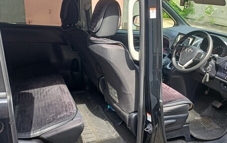 Toyota Voxy III, 2014 год, 1 850 000 рублей, 9 фотография