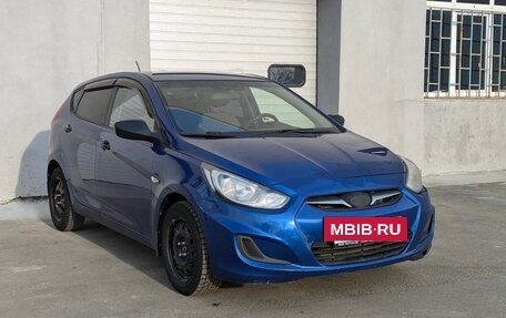 Hyundai Solaris II рестайлинг, 2011 год, 630 000 рублей, 3 фотография