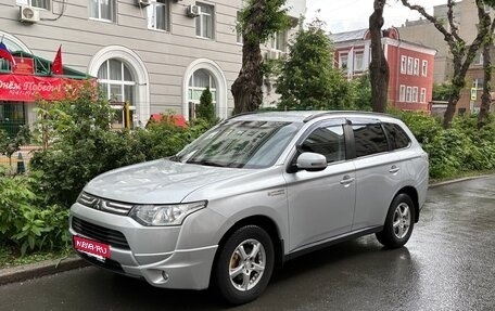 Mitsubishi Outlander III рестайлинг 3, 2013 год, 1 450 000 рублей, 1 фотография