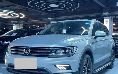 Volkswagen Tiguan II, 2021 год, 1 800 000 рублей, 1 фотография