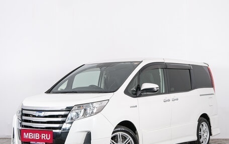 Toyota Noah III, 2016 год, 2 249 000 рублей, 4 фотография