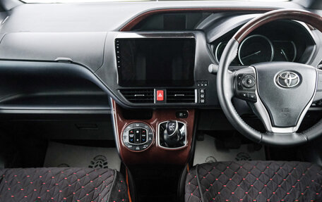 Toyota Noah III, 2016 год, 2 249 000 рублей, 11 фотография