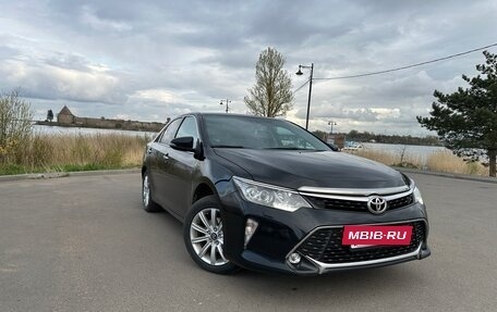 Toyota Camry, 2018 год, 2 350 000 рублей, 4 фотография