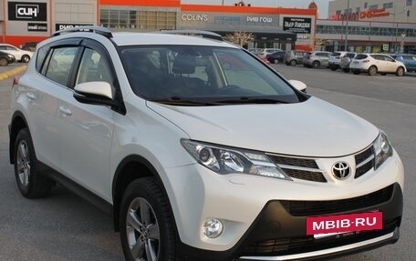 Toyota RAV4, 2015 год, 2 950 000 рублей, 2 фотография