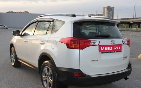 Toyota RAV4, 2015 год, 2 950 000 рублей, 4 фотография