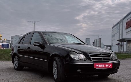 Mercedes-Benz C-Класс, 2005 год, 700 000 рублей, 3 фотография