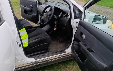 Nissan Tiida, 2010 год, 700 000 рублей, 3 фотография