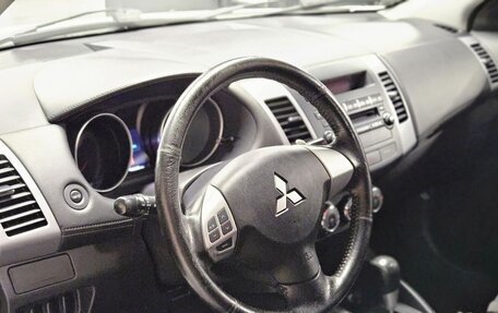 Mitsubishi Outlander III рестайлинг 3, 2011 год, 1 100 000 рублей, 11 фотография