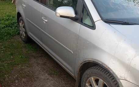 Volkswagen Touran III, 2008 год, 530 000 рублей, 3 фотография