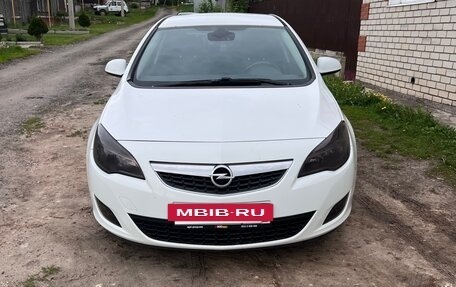 Opel Astra J, 2011 год, 800 000 рублей, 2 фотография