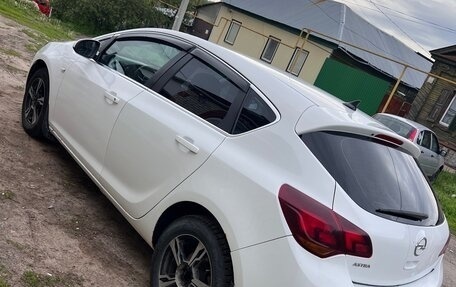 Opel Astra J, 2011 год, 800 000 рублей, 3 фотография