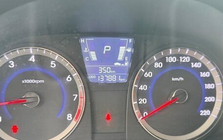 Hyundai Solaris II рестайлинг, 2011 год, 870 000 рублей, 6 фотография