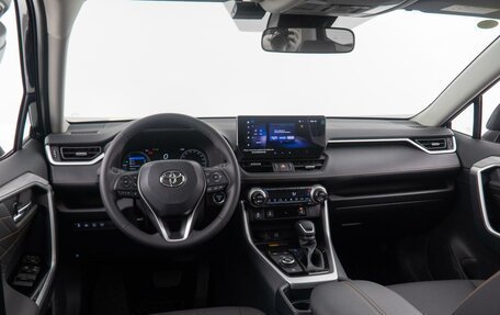 Toyota RAV4, 2024 год, 5 850 000 рублей, 7 фотография