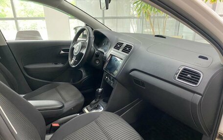 Volkswagen Polo VI (EU Market), 2011 год, 700 000 рублей, 10 фотография