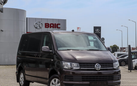 Volkswagen Caravelle T6 рестайлинг, 2018 год, 2 695 000 рублей, 3 фотография