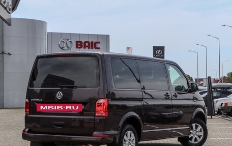 Volkswagen Caravelle T6 рестайлинг, 2018 год, 2 695 000 рублей, 6 фотография
