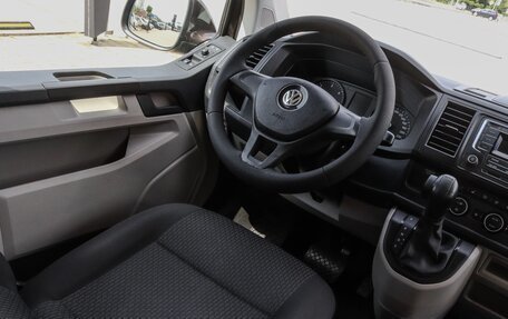 Volkswagen Caravelle T6 рестайлинг, 2018 год, 2 695 000 рублей, 9 фотография