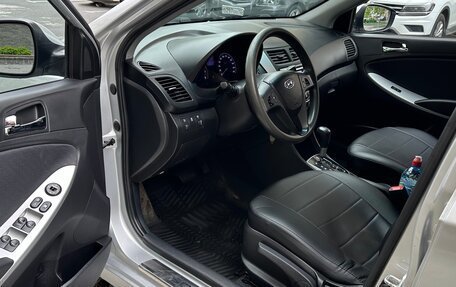 Hyundai Solaris II рестайлинг, 2013 год, 800 000 рублей, 8 фотография