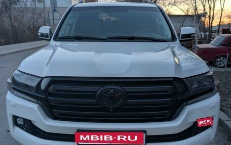 Toyota Land Cruiser 200, 2017 год, 5 900 000 рублей, 4 фотография