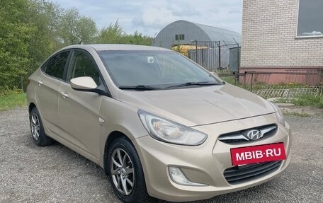 Hyundai Solaris II рестайлинг, 2011 год, 750 000 рублей, 3 фотография