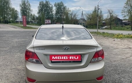 Hyundai Solaris II рестайлинг, 2011 год, 750 000 рублей, 4 фотография