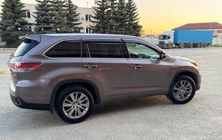 Toyota Highlander III, 2014 год, 3 200 000 рублей, 6 фотография