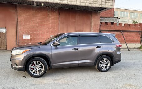Toyota Highlander III, 2014 год, 3 200 000 рублей, 10 фотография
