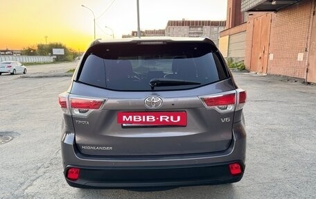 Toyota Highlander III, 2014 год, 3 200 000 рублей, 8 фотография
