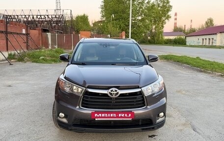 Toyota Highlander III, 2014 год, 3 200 000 рублей, 2 фотография