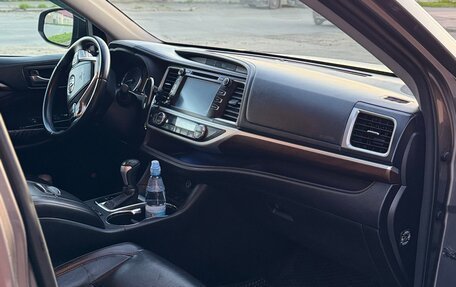 Toyota Highlander III, 2014 год, 3 200 000 рублей, 12 фотография