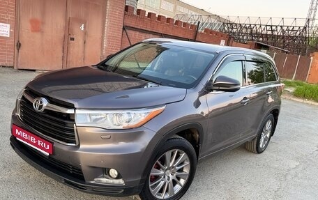 Toyota Highlander III, 2014 год, 3 200 000 рублей, 3 фотография