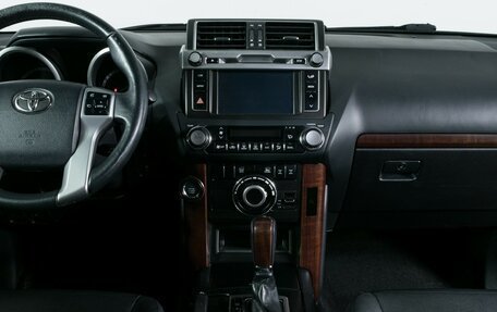 Toyota Land Cruiser Prado 150 рестайлинг 2, 2016 год, 3 890 000 рублей, 11 фотография