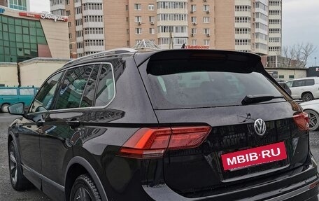 Volkswagen Tiguan II, 2018 год, 3 099 999 рублей, 6 фотография