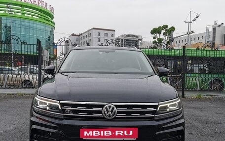 Volkswagen Tiguan II, 2018 год, 3 099 999 рублей, 2 фотография