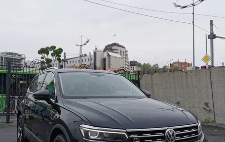 Volkswagen Tiguan II, 2018 год, 3 099 999 рублей, 3 фотография