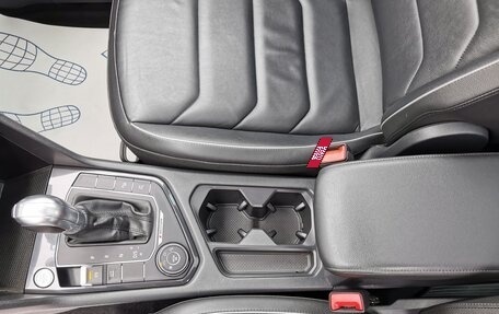 Volkswagen Tiguan II, 2018 год, 3 099 999 рублей, 17 фотография