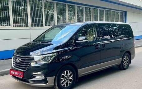 Hyundai H-1 II рестайлинг, 2018 год, 2 900 000 рублей, 7 фотография