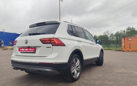 Volkswagen Tiguan II, 2018 год, 2 650 000 рублей, 6 фотография