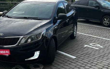 KIA Rio III рестайлинг, 2013 год, 850 000 рублей, 3 фотография